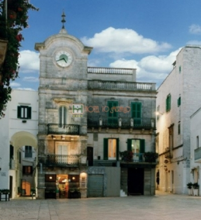 Piazza Vittorio Emanuele III - Cisternino